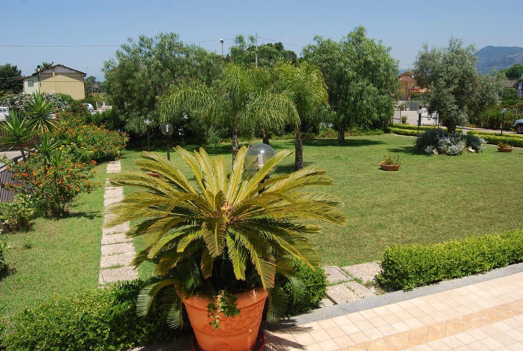 Telma Hotel Терачина Екстериор снимка