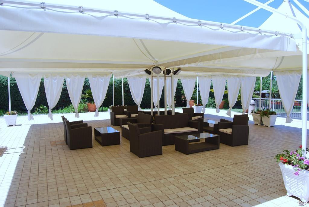 Telma Hotel Терачина Екстериор снимка