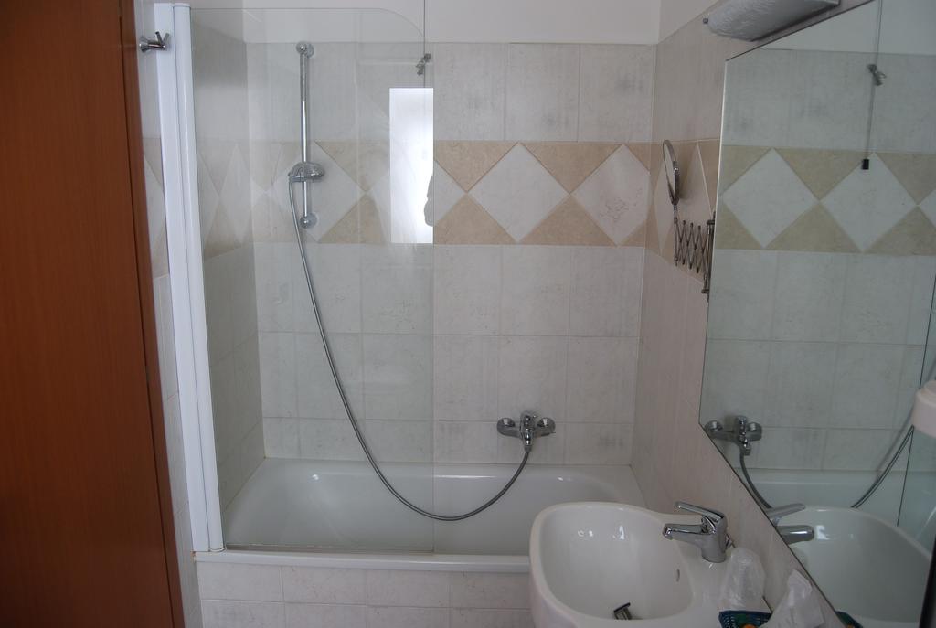 Telma Hotel Терачина Екстериор снимка